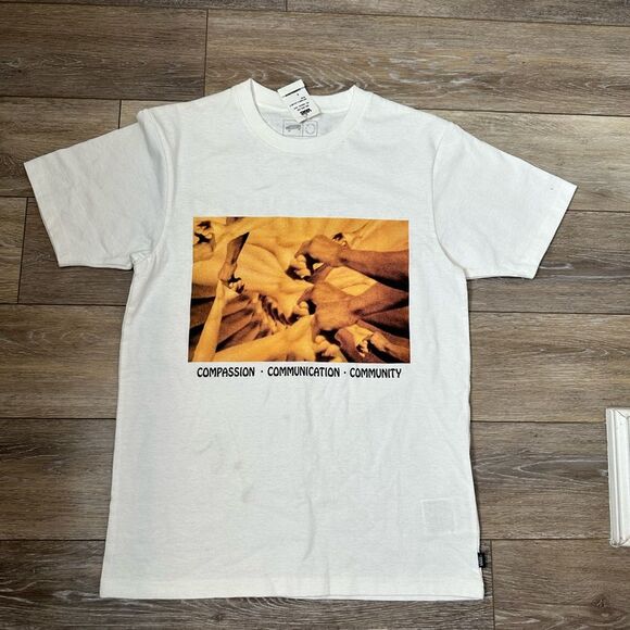 NWT Vans Graphic Crew T-Shirt Sz S - Picture 1 of 3